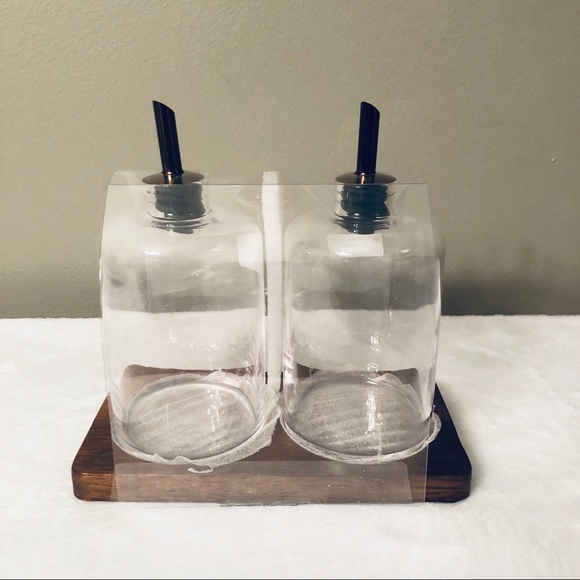 NEW! HTF Hearth & Hand oil and vinegar set - Picture 3 of 8